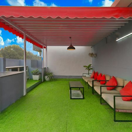 Divine Inn Couple Friendly Hotel Near Sector 51 Metro Station Noida Exterior photo