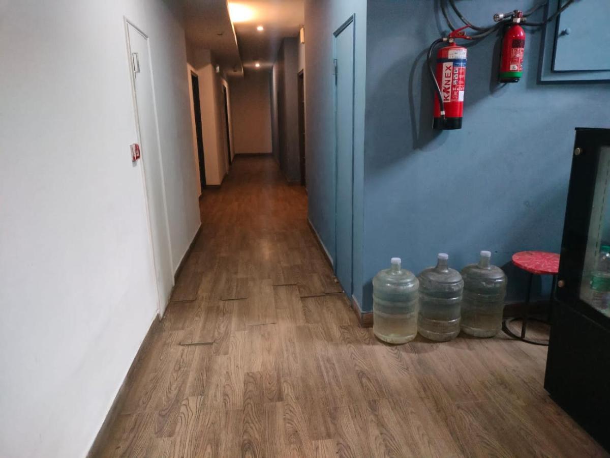 Divine Inn Couple Friendly Hotel Near Sector 51 Metro Station Noida Exterior photo