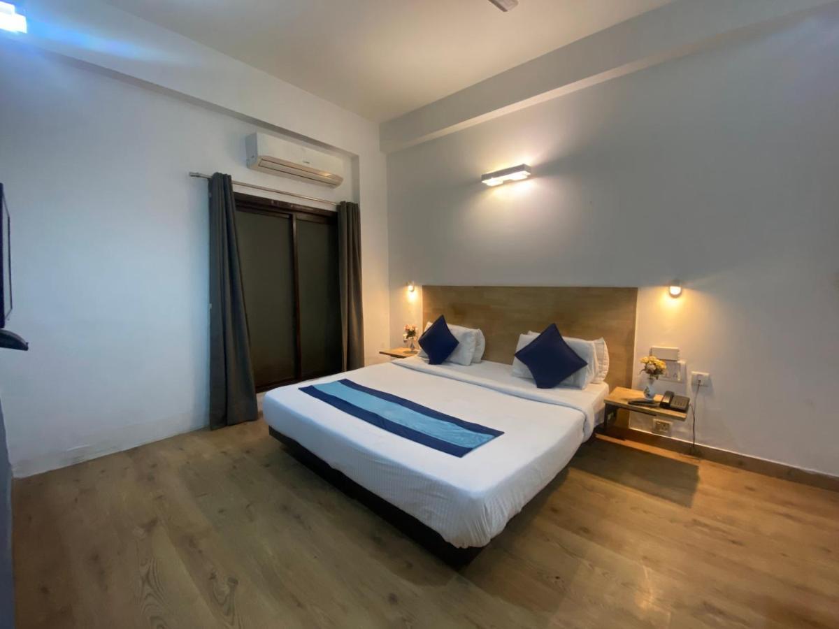 Divine Inn Couple Friendly Hotel Near Sector 51 Metro Station Noida Exterior photo