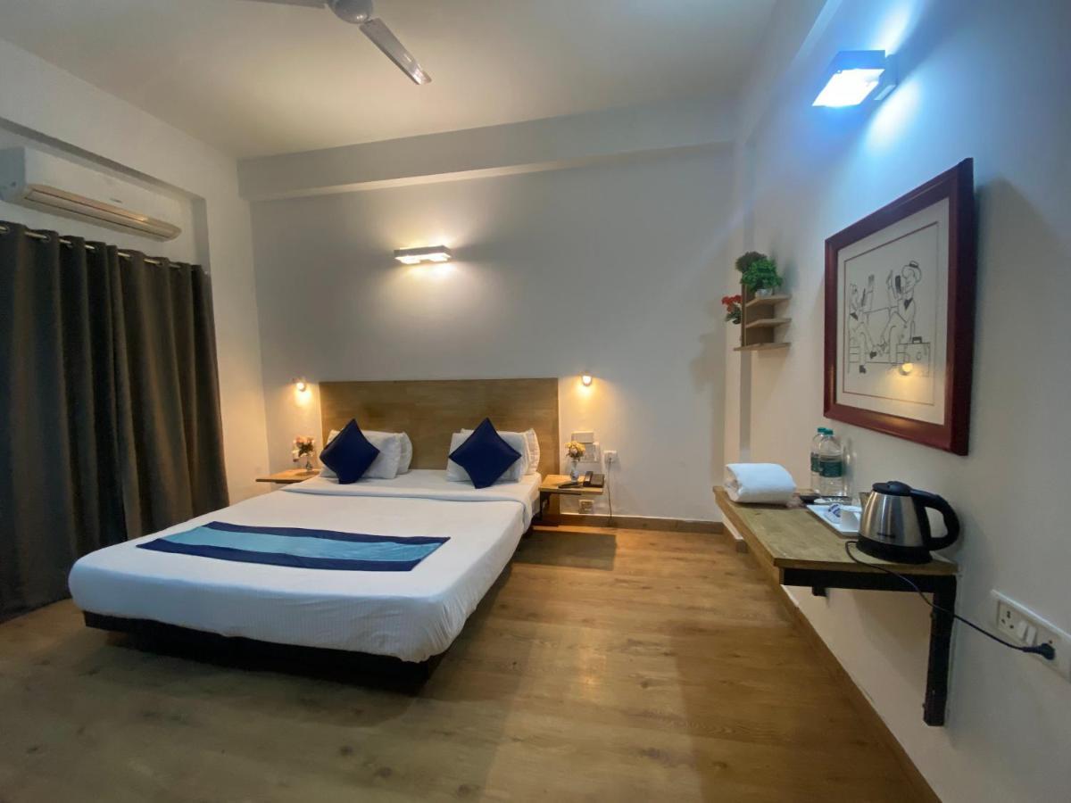 Divine Inn Couple Friendly Hotel Near Sector 51 Metro Station Noida Exterior photo