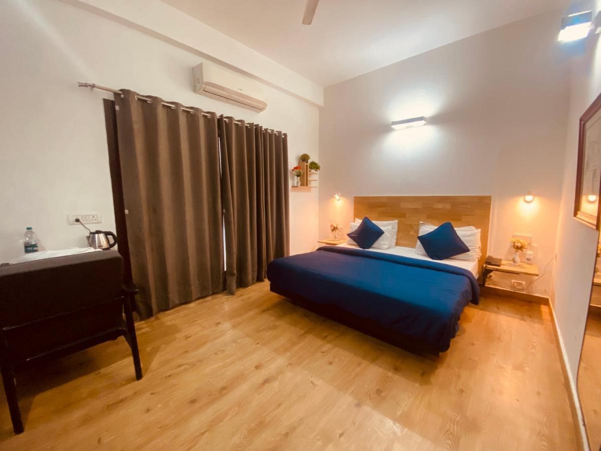 Divine Inn Couple Friendly Hotel Near Sector 51 Metro Station Noida Exterior photo