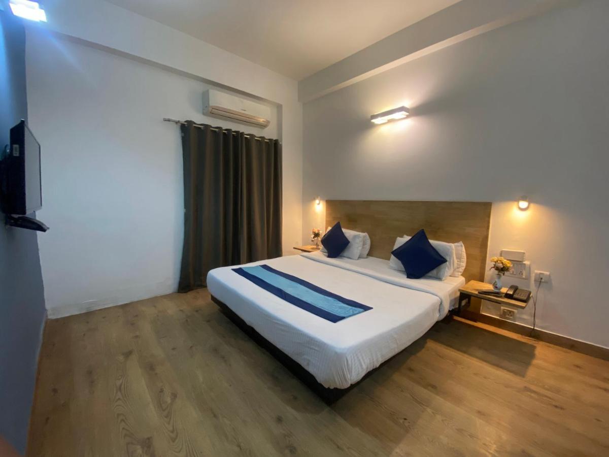 Divine Inn Couple Friendly Hotel Near Sector 51 Metro Station Noida Exterior photo