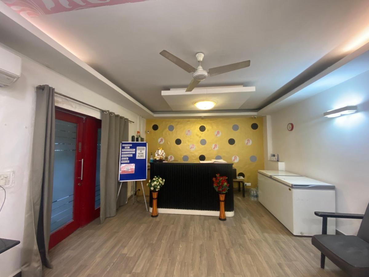 Divine Inn Couple Friendly Hotel Near Sector 51 Metro Station Noida Exterior photo