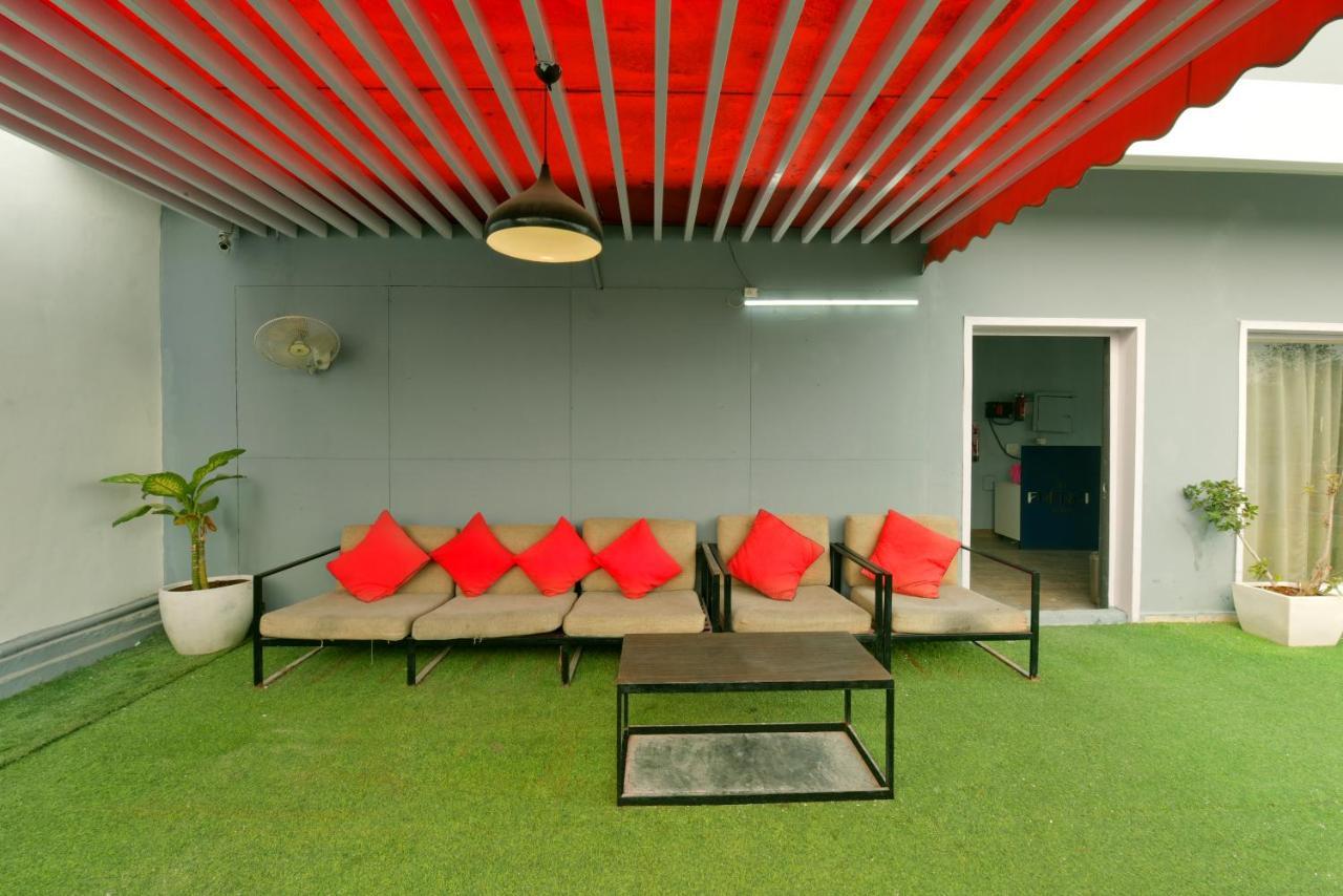 Divine Inn Couple Friendly Hotel Near Sector 51 Metro Station Noida Exterior photo