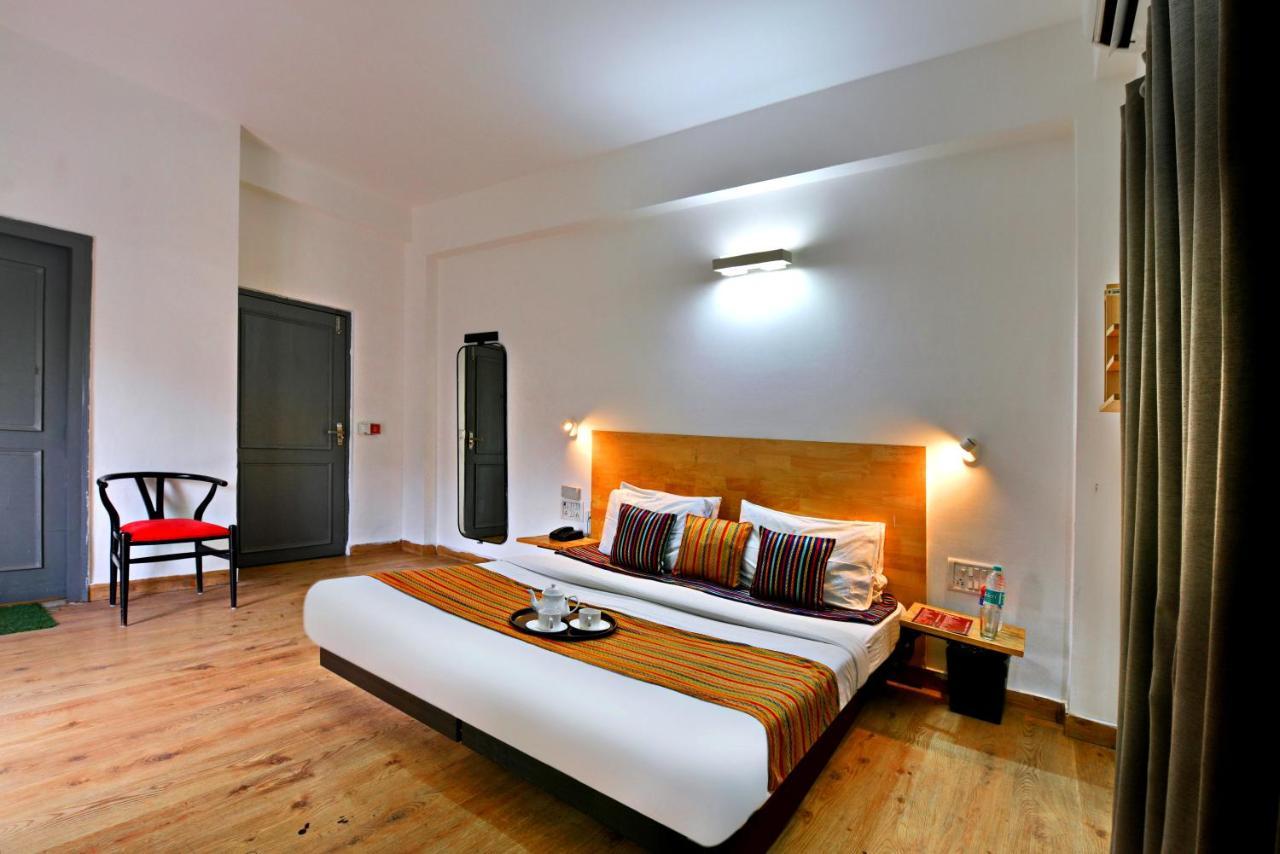 Divine Inn Couple Friendly Hotel Near Sector 51 Metro Station Noida Exterior photo