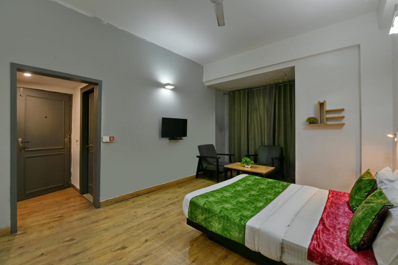 Divine Inn Couple Friendly Hotel Near Sector 51 Metro Station Noida Exterior photo