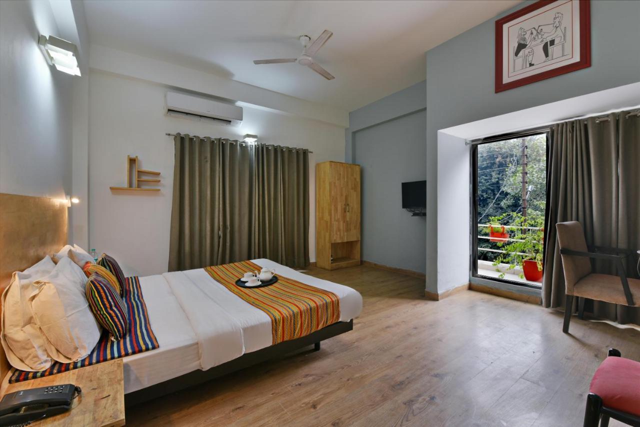 Divine Inn Couple Friendly Hotel Near Sector 51 Metro Station Noida Exterior photo