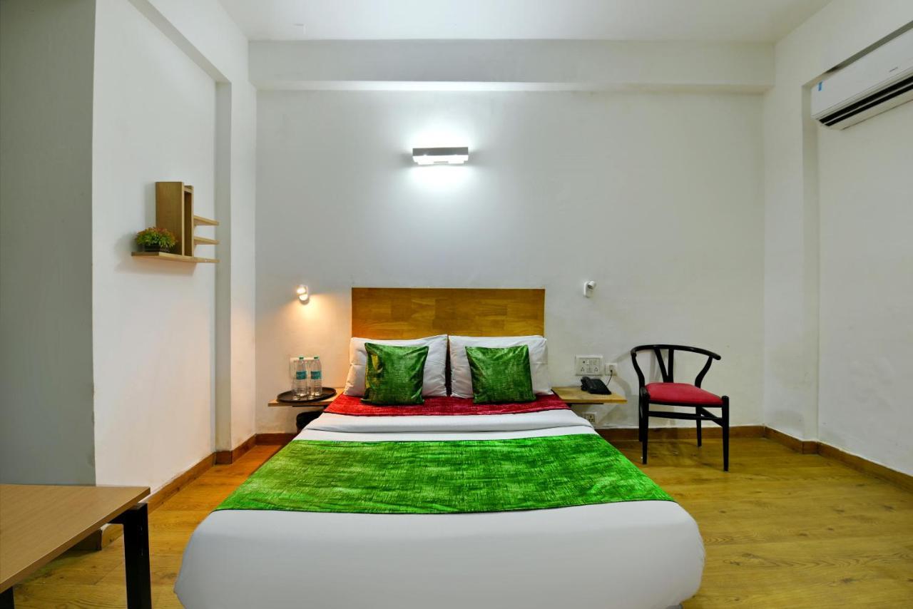 Divine Inn Couple Friendly Hotel Near Sector 51 Metro Station Noida Exterior photo