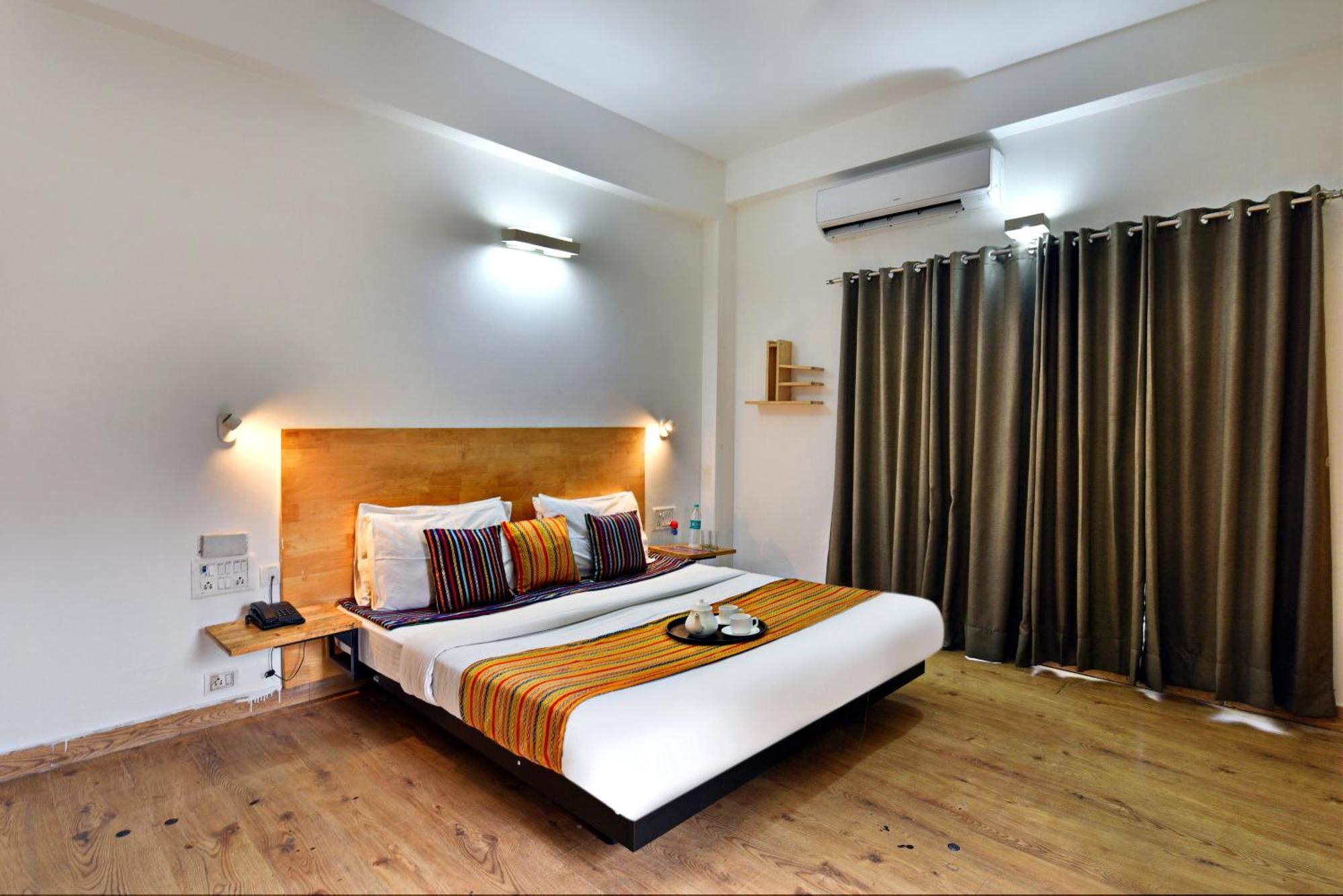 Divine Inn Couple Friendly Hotel Near Sector 51 Metro Station Noida Exterior photo