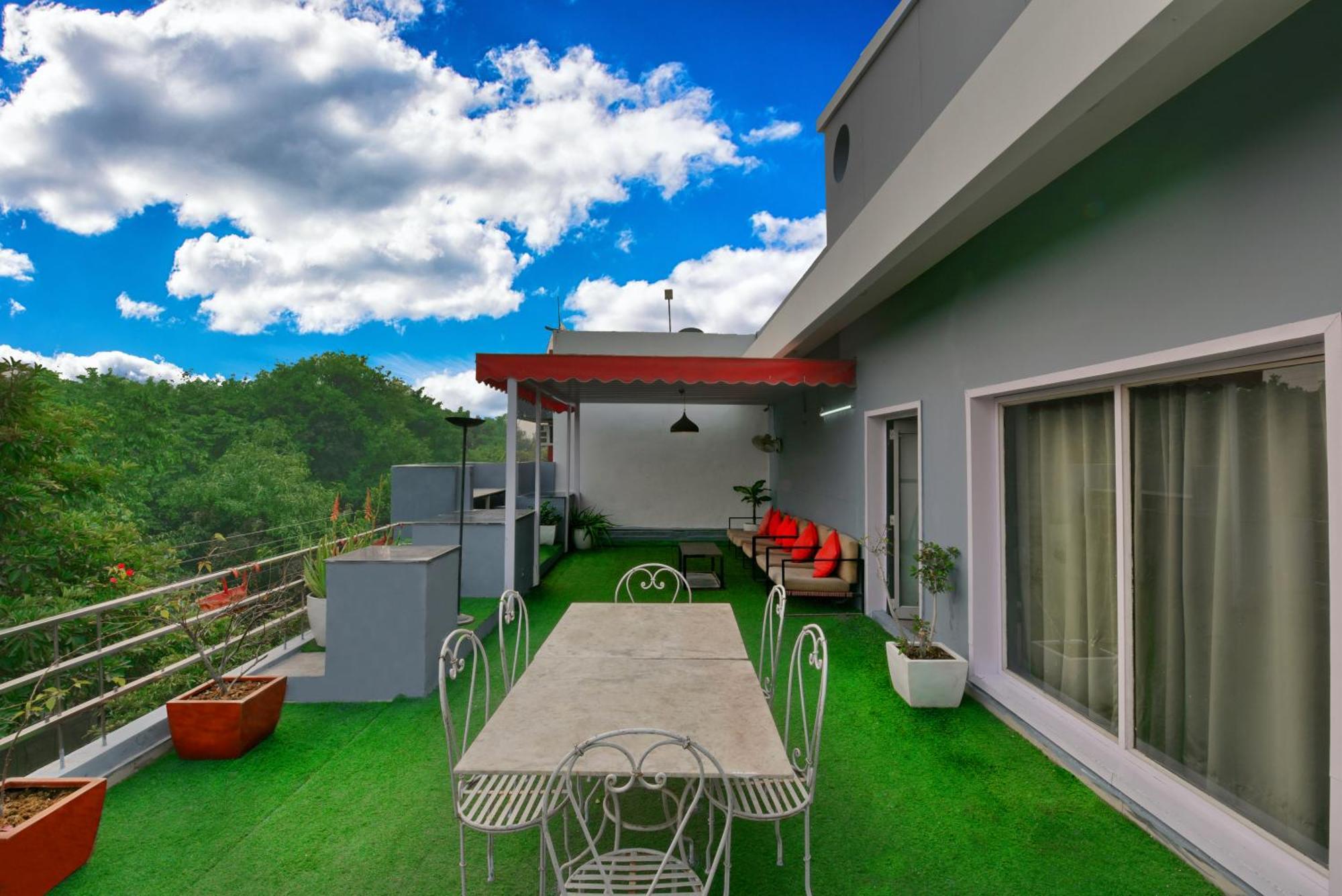 Divine Inn Couple Friendly Hotel Near Sector 51 Metro Station Noida Exterior photo